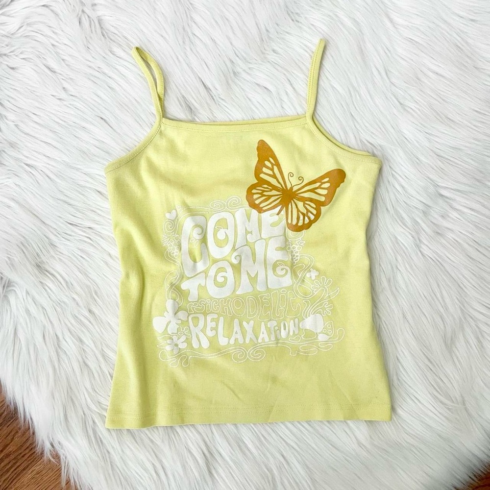 Vintage Y2K graphic tank top with a cute butterfly design 💛 by In Extenso